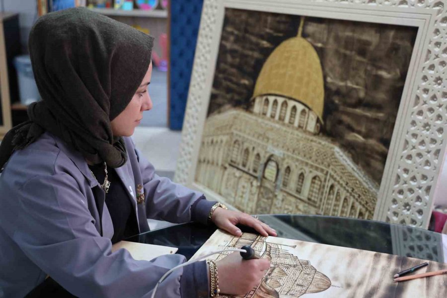 Çocukluk Hayali Kudüs’e Gidemeyince 6 Ayda Ahşaba Hayalini Yaktı