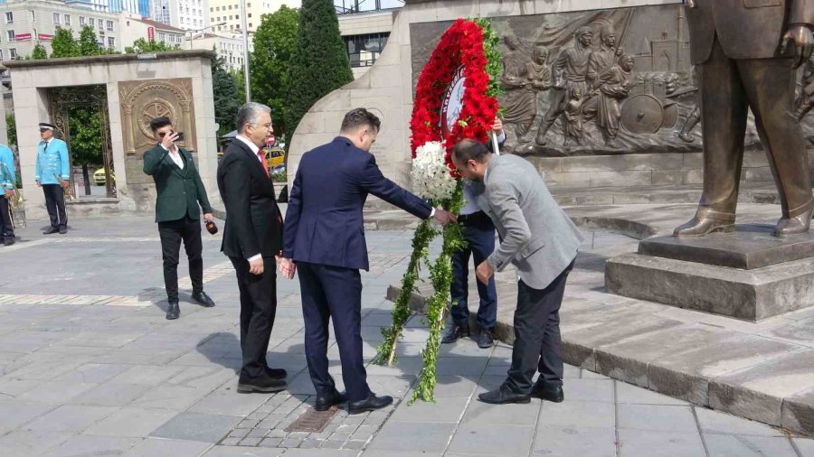 Uğur Nuri Akın: “eczacı Varsa Hayat Var”