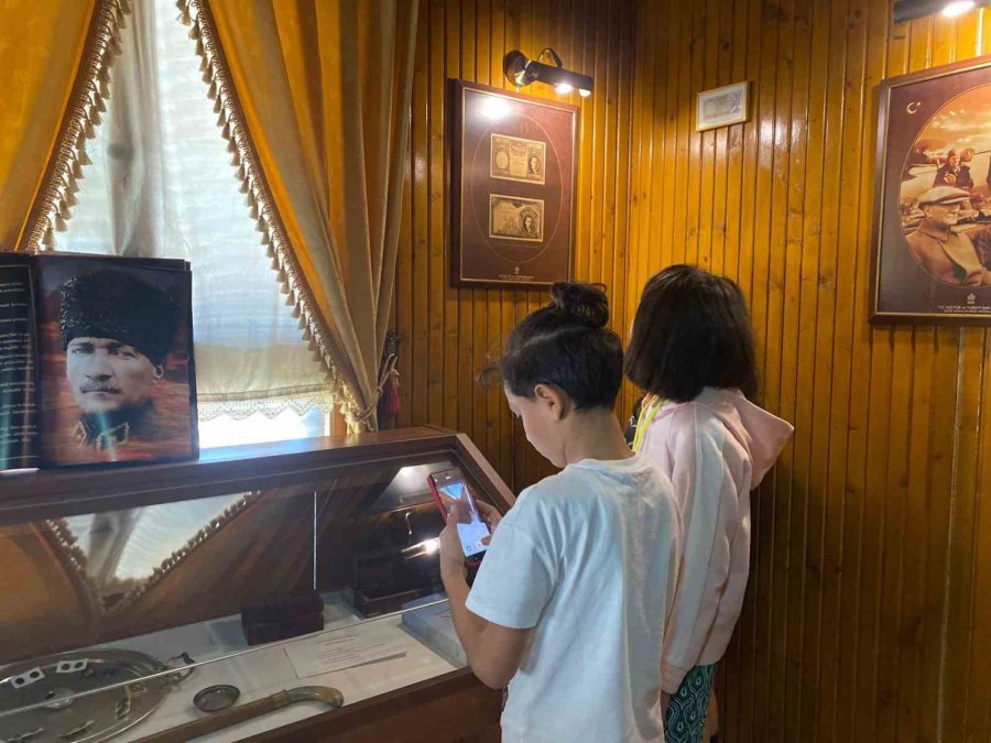 Çocuklar Mersin’in Tarihi Ve Kültürel Yerlerini Gezdi