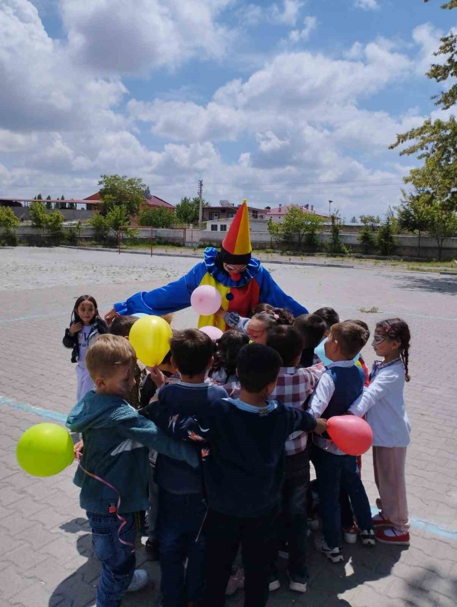 Liseliler, Öğrenci Kardeşleriyle Bir Araya Geldi