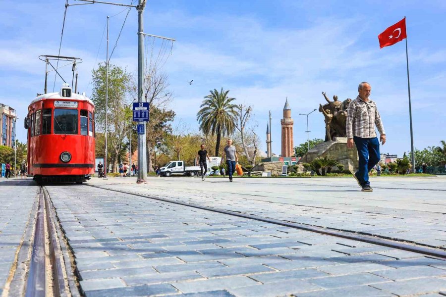 19 Mayıs’ta Antalya’da Ulaşım Ücretsiz Olacak