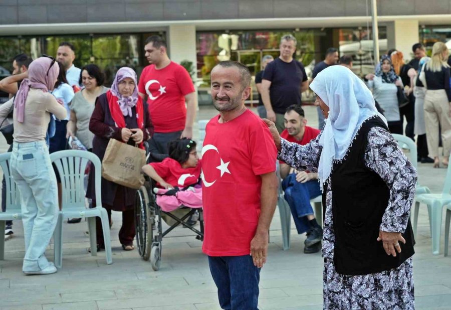 Özel Bireylerin Temsili Askerliğinde Gurur, Sevinç Ve Gözyaşı Bir Arada Yaşandı