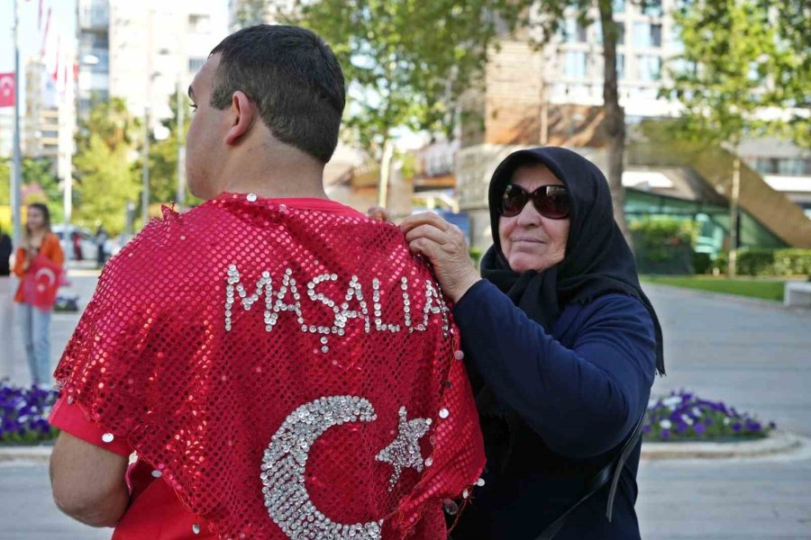 Özel Bireylerin Temsili Askerliğinde Gurur, Sevinç Ve Gözyaşı Bir Arada Yaşandı