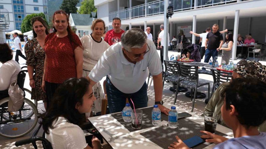 Başkan Topaloğlu Engellilerle Bir Araya Geldi