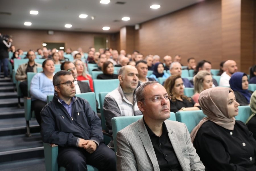 Başkan Çolakbayrakdar, “eğitimlerle Vatandaşlarımıza Daha Kaliteli Hizmet Sunuyoruz”