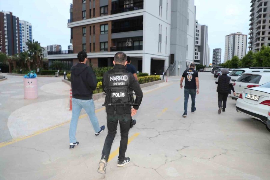 Mersin’de Siber Polisinden Çifte Operasyon: 5 Gözaltı