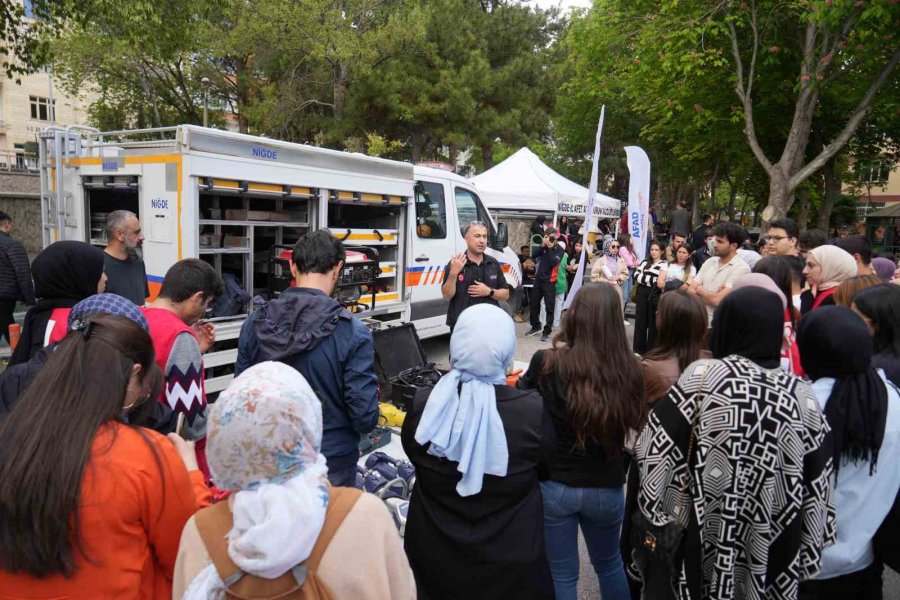 Üniversite Öğrencilerine ’temel Afet Bilinci Eğitimi’ Verildi