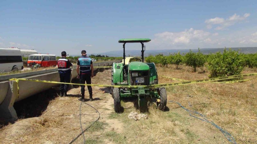 Traktör İle İlaç Tankının Arasındaki Şafta Kıyafetleri Dolanan Kız Feci Şekilde Can Verdi