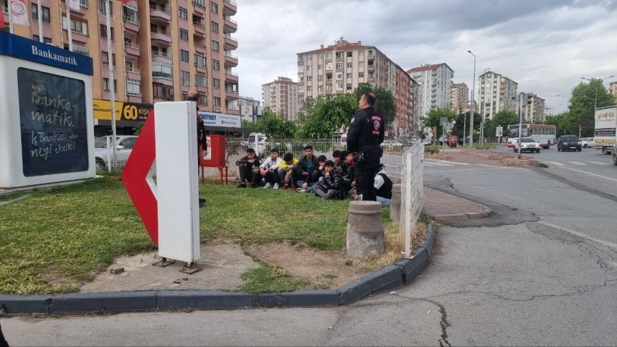 Kayseri’de 11 Kaçak Göçmen Yunus Timleri’ne Yakalandı