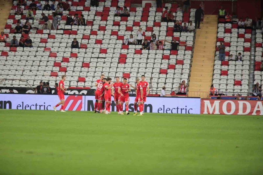 Trendyol Süper Lig: Antalyaspor: 1 - Adana Demirspor: 0 (ilk Yarı)