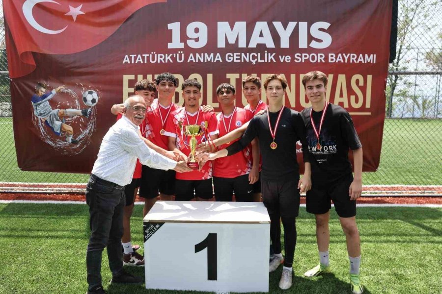 19 Mayıs Futbol Turnuvası Sona Erdi