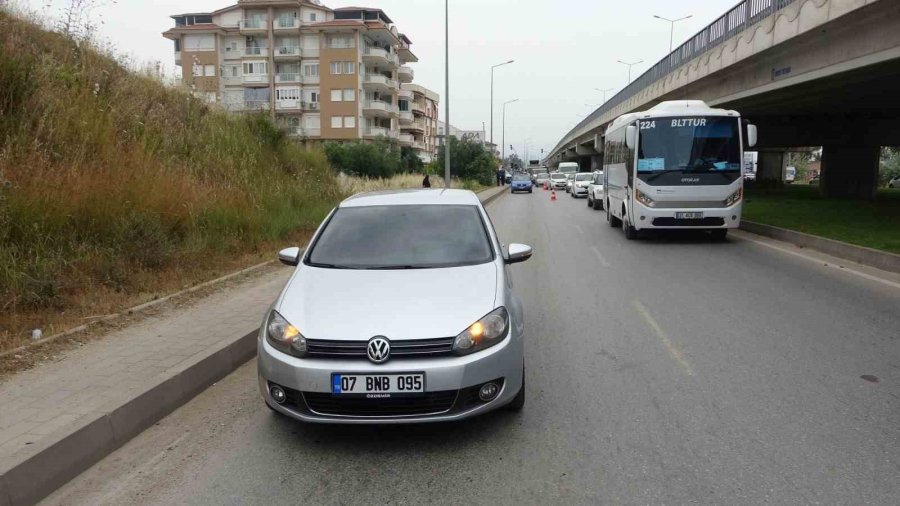 Hareket Halindeki Aracın Önüne Atlayıp Yaralandı