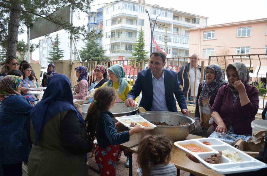 Beylikova Belediyesi 2 Bin Kişilik Yağmur Ve Şükür Duası Yemeği Düzenledi