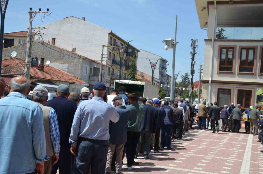 Beylikova Belediyesi 2 Bin Kişilik Yağmur Ve Şükür Duası Yemeği Düzenledi