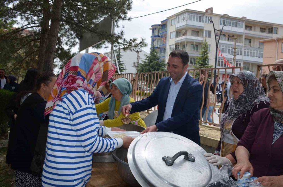 Beylikova Belediyesi 2 Bin Kişilik Yağmur Ve Şükür Duası Yemeği Düzenledi