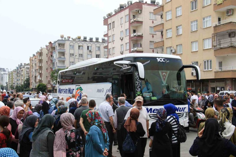 Mersin’den 39 Hacı Adayı Dualar Eşliğinde Kutsal Topraklara Uğurlandı