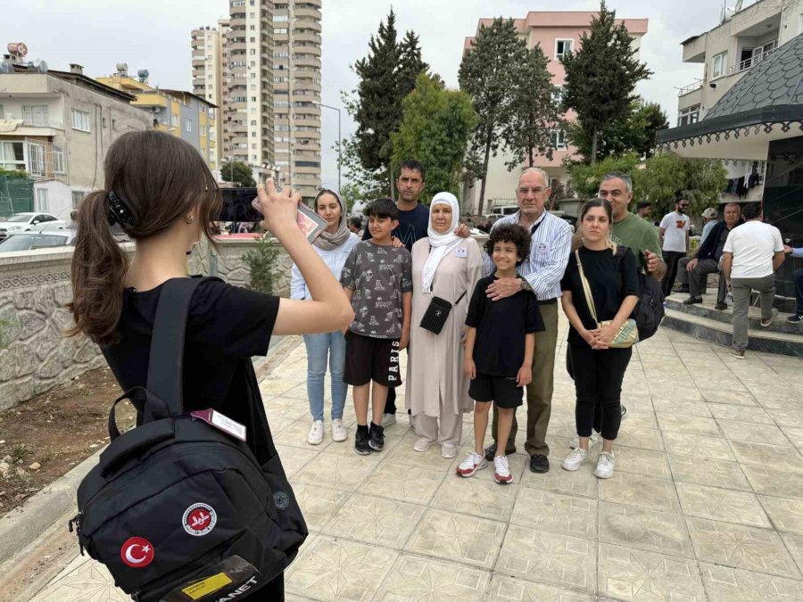 Mersin’den 39 Hacı Adayı Dualar Eşliğinde Kutsal Topraklara Uğurlandı