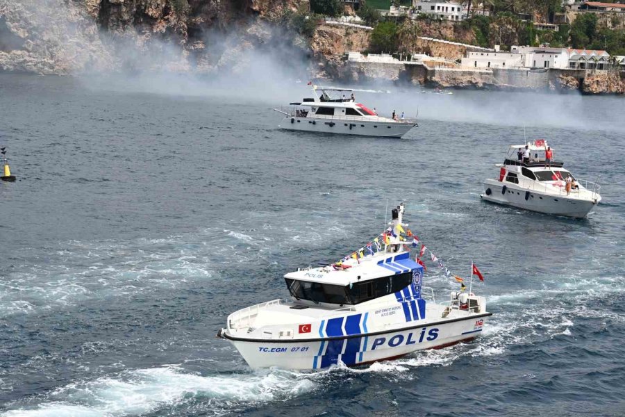 Antalya’da 19 Mayıs Coşkusu Havada, Karada Ve Denizde Yaşandı