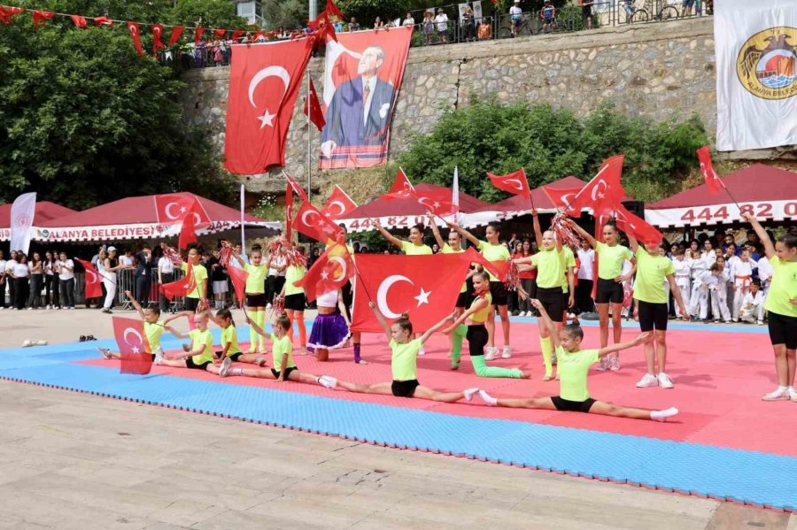 Alanya’da 19 Mayıs Coşkusu Yaşandı