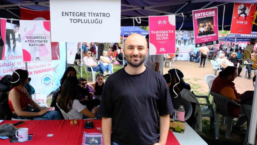 Uluslararası Odunpazarı 3d Gençlik Festivali’nde Tiyatro Ekipleri Stant Açtı Vatandaşları Bilgilendirdi