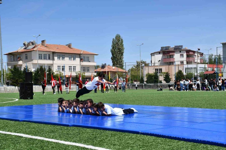 Tomarza’da 19 Mayıs Coşkuyla Kutlandı