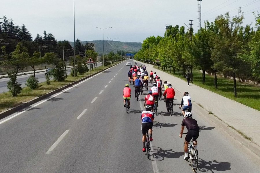 19 Mayıs’ta 100 Kilometre Pedalladılar