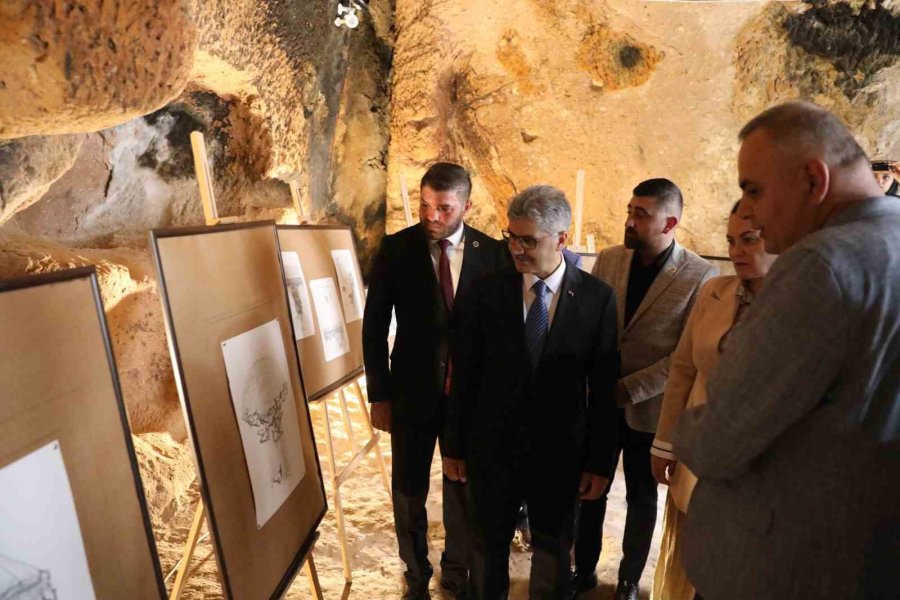 Tarihi Gümüşler Manastırı’nda Karakalem Resim Sergisi