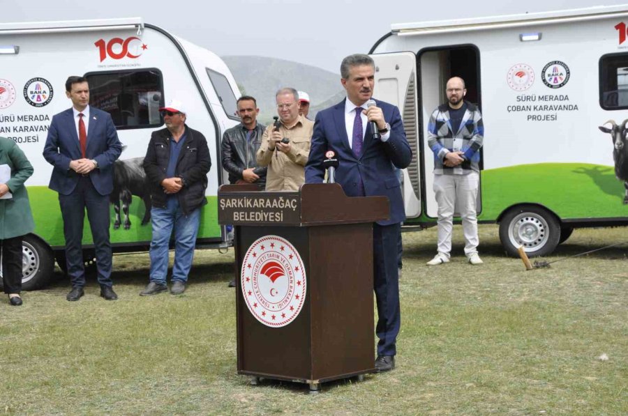 Isparta’da 15 Çobana Karavan Hediye Edildi