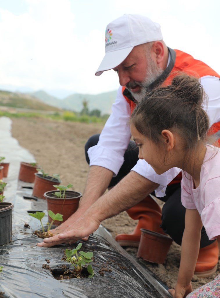 Başkan Çolakbayrakdar, “kocasinan, Şehrin Merkezinde Tarımsal Üretimle Türkiye’ye Model Olduk”