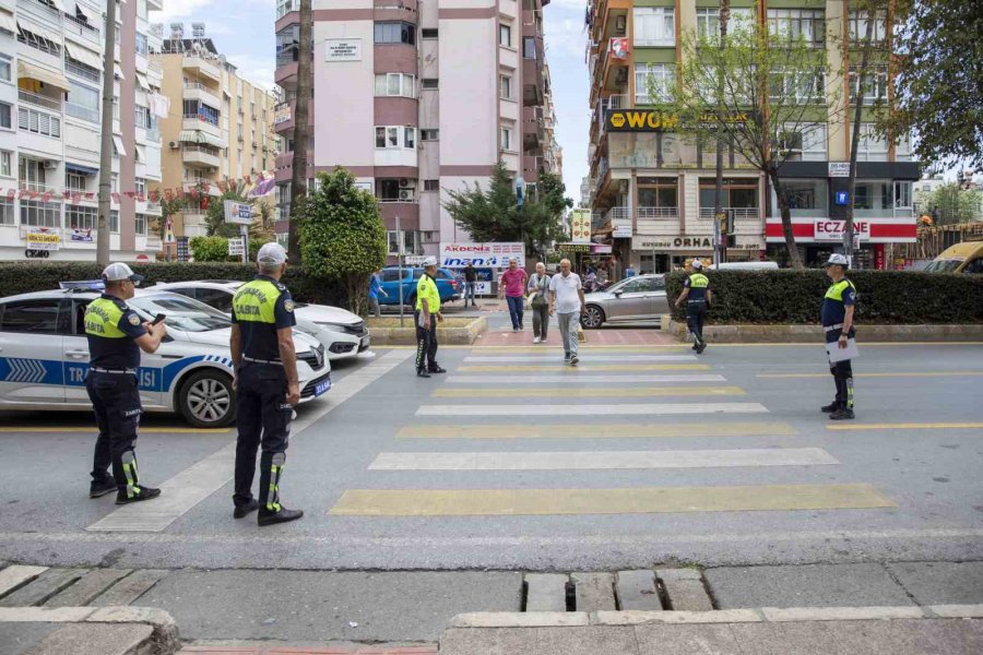 Mersin’de Zabıta Ekipleri Yolcu Güvenliği İçin Araç Denetimlerini Sıklaştırdı