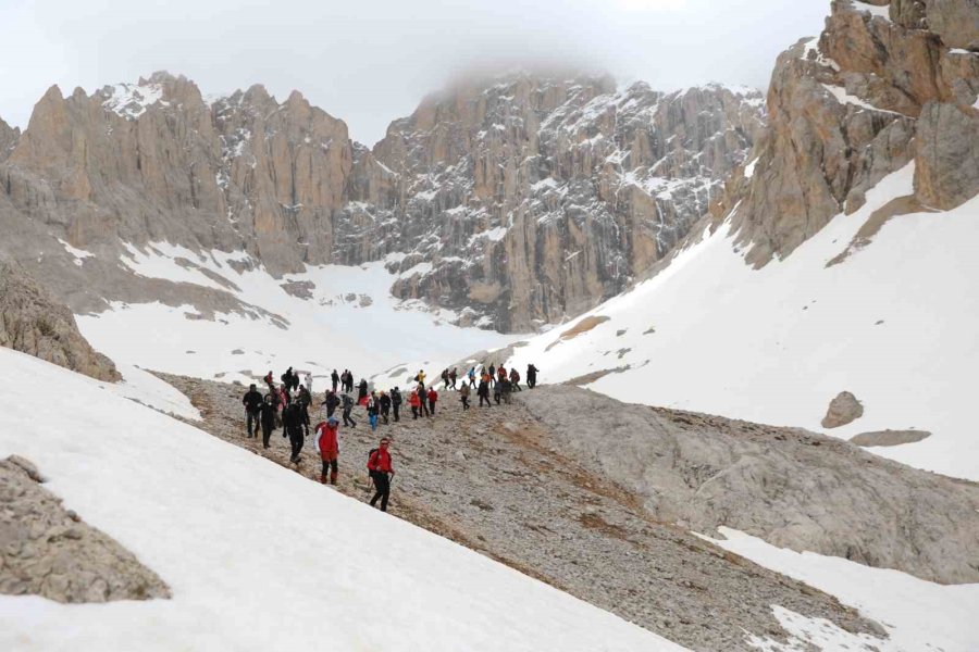 Aladağlar’da ‘türkiye’nin Gücü Gençliği’ Tırmanışı