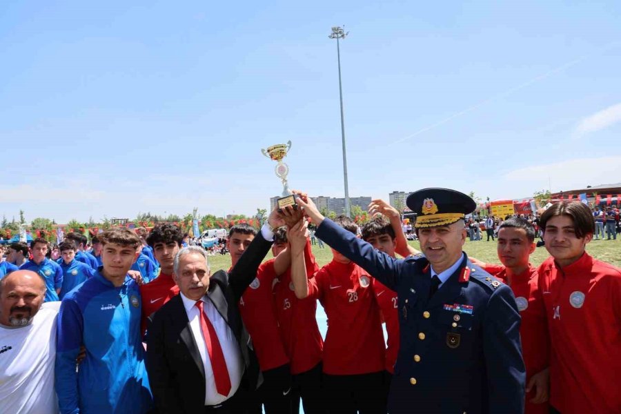 Sporcu Fabrikası Değil Şampiyonluk Fabrikası