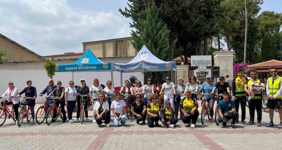 Tarsus’ta Kadınlar Bisiklet Öğreniyor