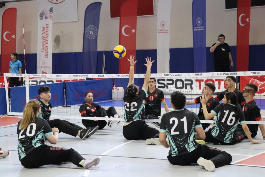 Oturarak Voleybol Türkiye Şampiyonası Karaman’da Başladı