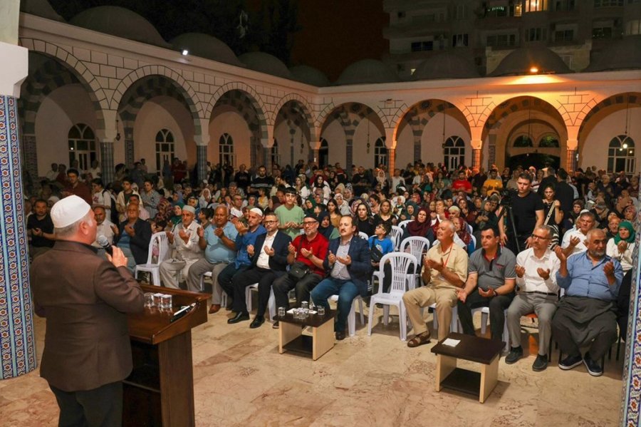 Mersin’de Hacı Adayları Kutsal Topraklara Uğurlandı