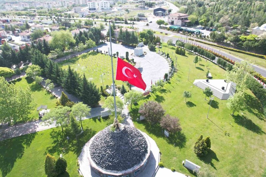 İç Anadolu’da Bayraklar Yarıya İndirildi