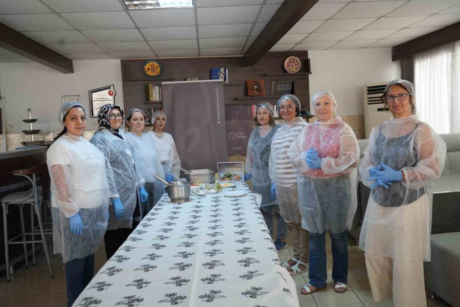 Türk Mutfağı Haftası’nda Coğrafi İşaretli Antalya Piyazı Yapıldı