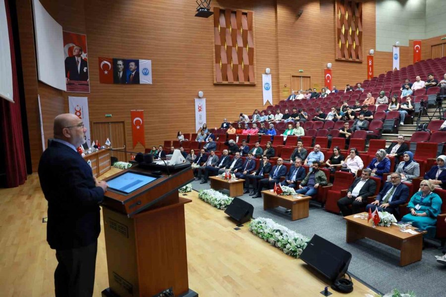 Kayseri Üniversitesi’nde ‘güçlü Birey, Sağlıklı Aile Ve Gelişen Toplum’ Konulu Çalıştay Düzenlendi