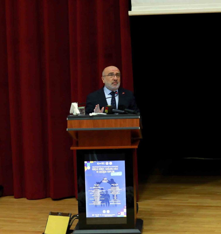 Kayseri Üniversitesi’nde ‘güçlü Birey, Sağlıklı Aile Ve Gelişen Toplum’ Konulu Çalıştay Düzenlendi