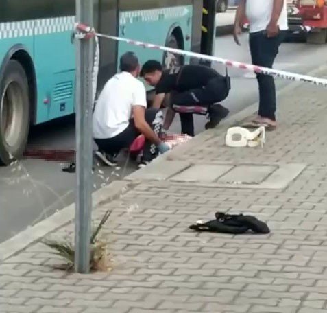 Kapısından Düştüğü Otobüsün Altında Kalan Özbek Kadın Yaralandı