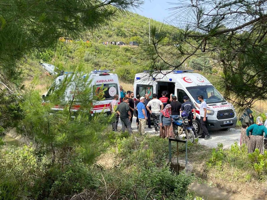 Bahçe İşinden Dönen Aile Kamyonetle Şarampole Yuvarlandı: 1 Ölü, 1’i Çocuk 3 Yaralı