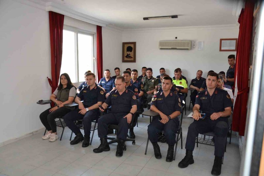 Silifke’de Jandarmaya Orman Yangınlarıyla Mücadele Eğitimi Verildi