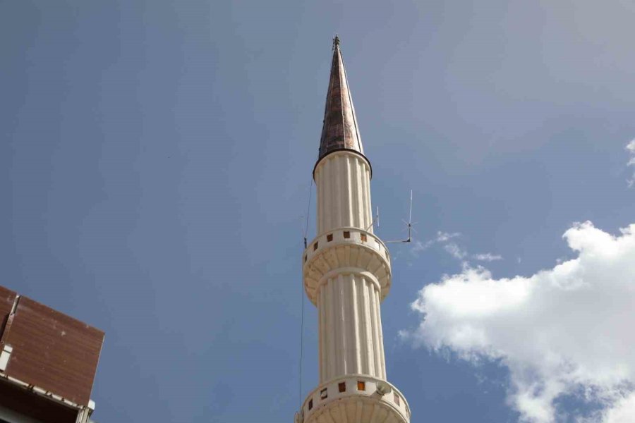 Büyükşehir’den Develi Çarşı Camii’nde 2 Milyon Tl’lik Tadilat Ve Yenileme Çalışması
