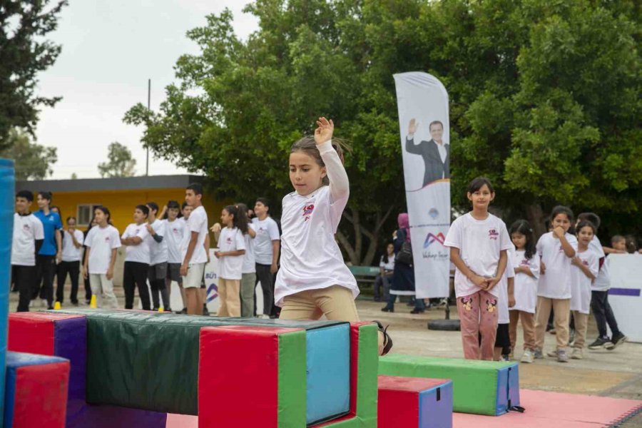 Mersin’de ’sporbüs’ Çocuklar İçin Yollarda