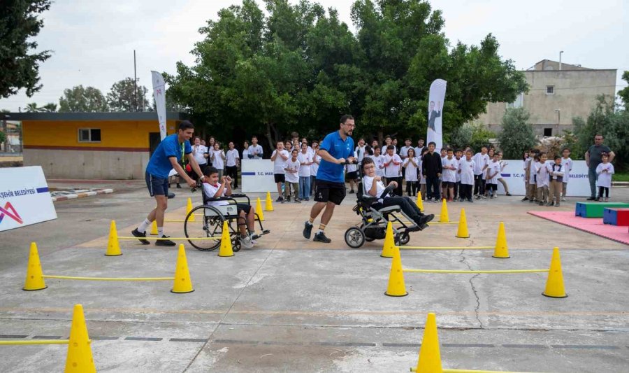 Mersin’de ’sporbüs’ Çocuklar İçin Yollarda