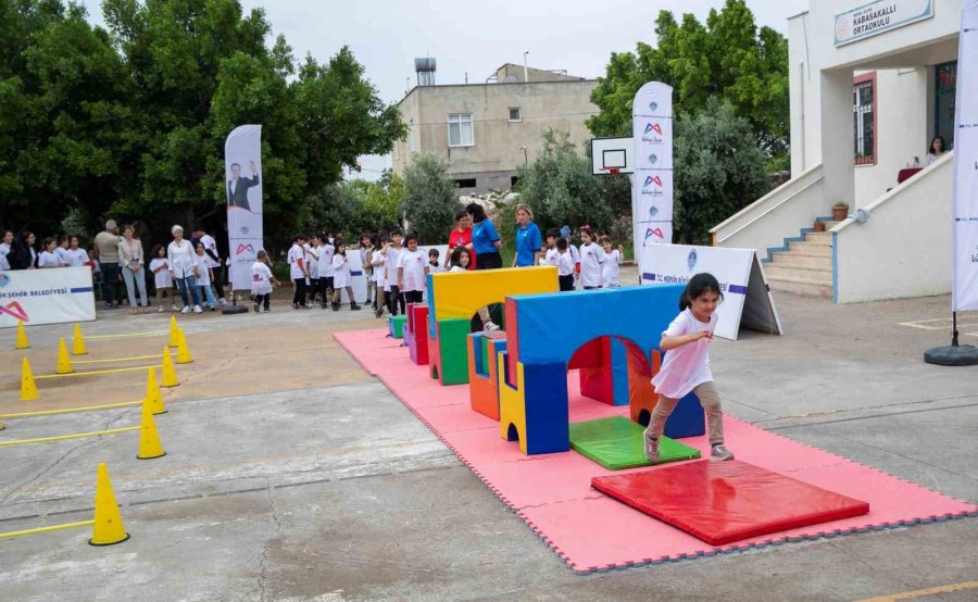 Mersin’de ’sporbüs’ Çocuklar İçin Yollarda