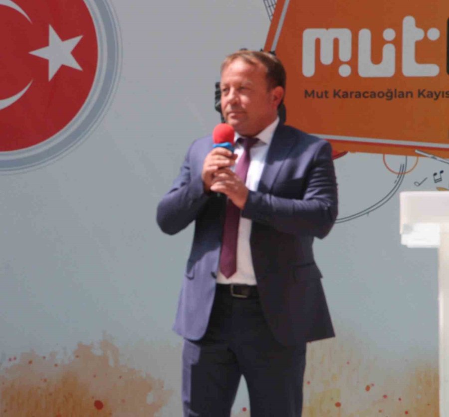 Mut Karacaoğlan Ve Kayısı Festivali Coşkulu Başladı