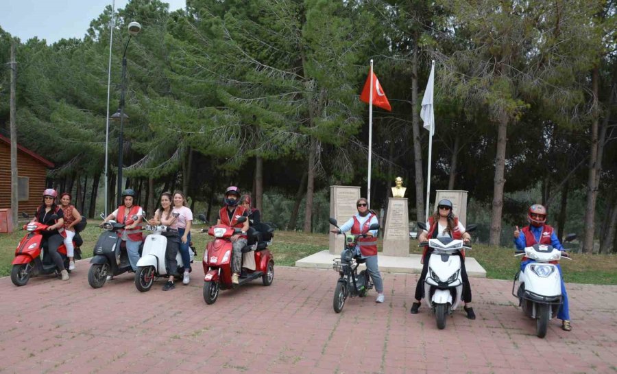 Motorlu Kadınlar Kulübü Üyeleri Gençlik Kampında Buluştu