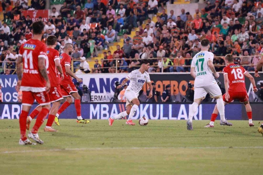 Trendyol Süper Lig: Alanyaspor: 1 - Antalyaspor: 1 (maç Sonucu)