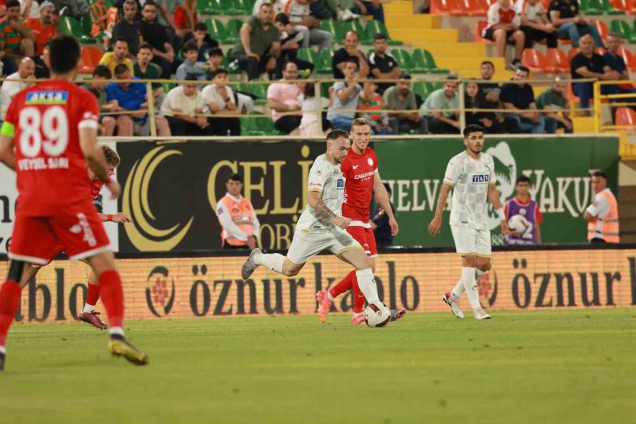 Trendyol Süper Lig: Alanyaspor: 1 - Antalyaspor: 0 (ilk Yarı)